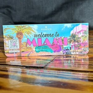 Essence Welcome to Miami Eyeshadow Palette
